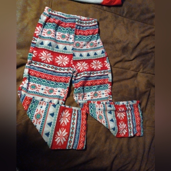 Christmas child's 6/7 PJ's - Picture 2 of 4